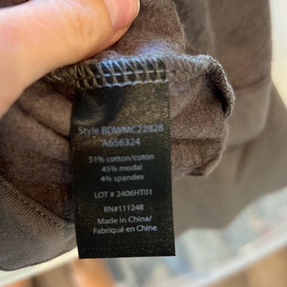 NWOT Barefoot Dreams button up - Picture 6 of 6